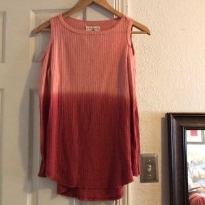 Knox rose ombré cold shoulder shirt xs